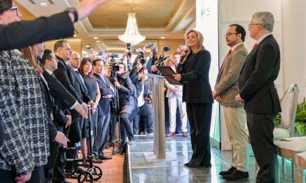 Maru Campos ofrece al gremio empresarial seguir trabajando juntos ante los retos binacionales