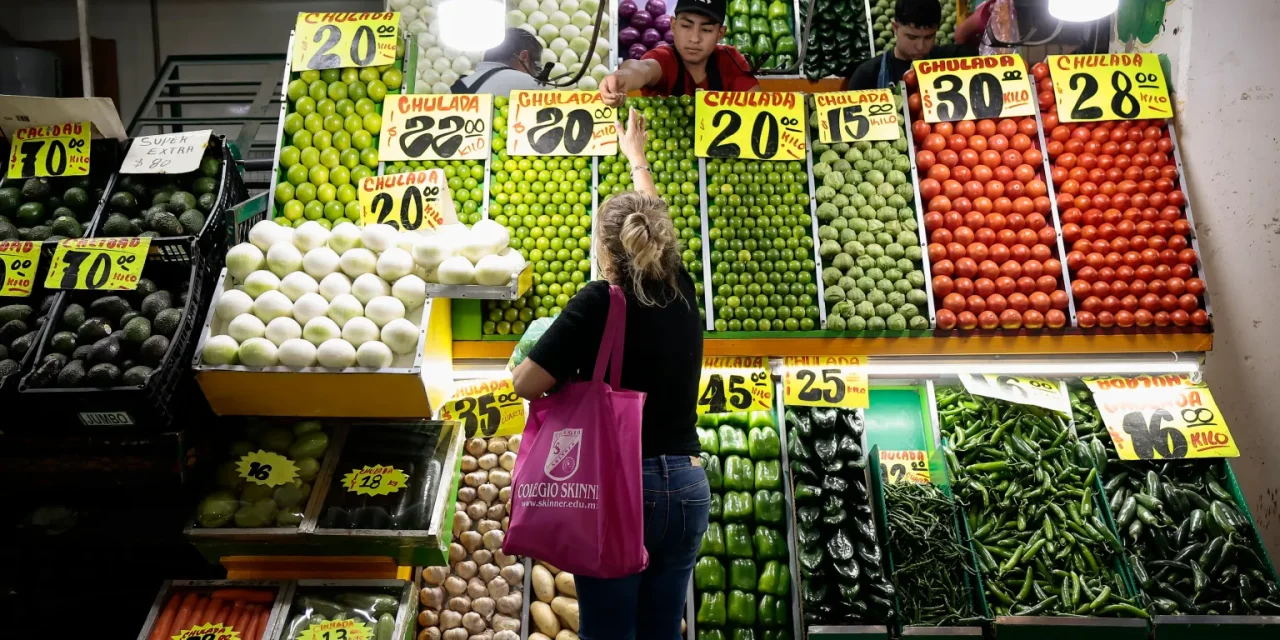 Baja la inflación a 3.69%