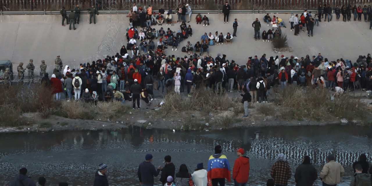 Municipio en alerta permanente por deportaciones: alcalde