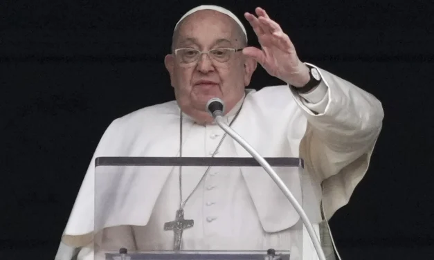 Dos mexicanos están en la lista de posibles sucesores del Papa Francisco