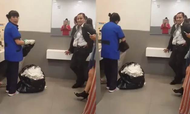 ¡Indignante! Obligan a empleada de limpieza a abrir los papeles sucios del baño por culpa de una clienta
