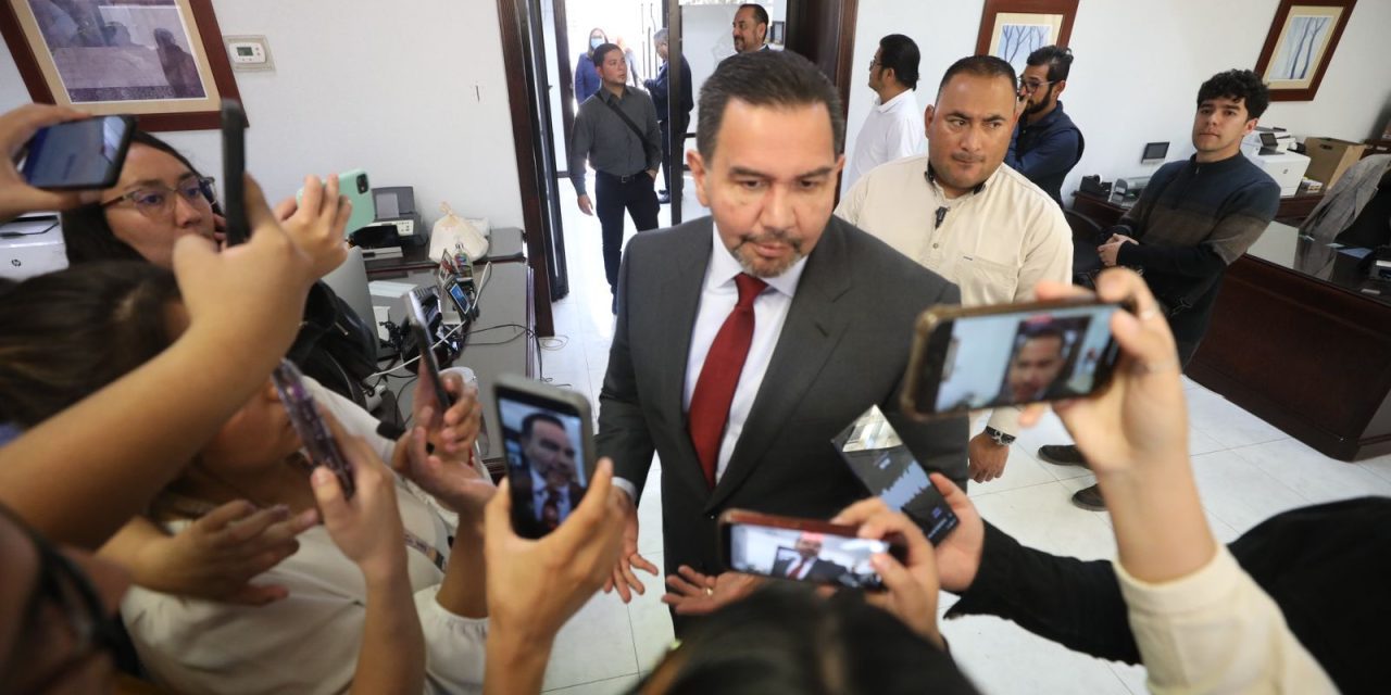 Acude alcalde a toma de protesta del presidente del TEE