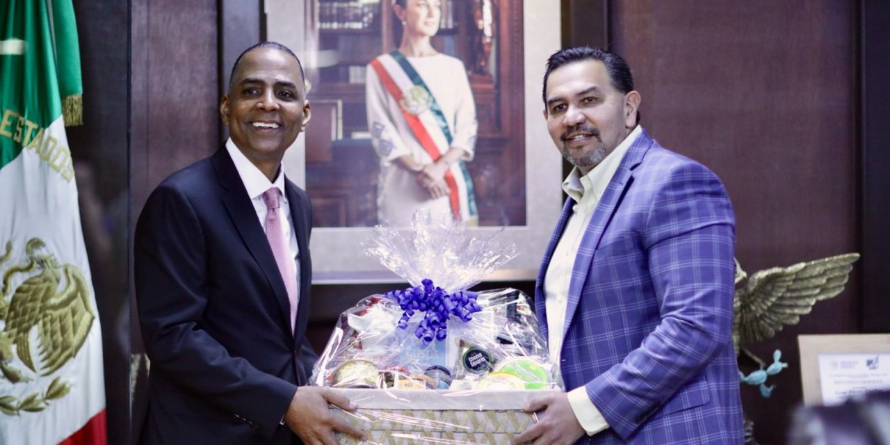 Fortalecen la relación binacional el alcalde Pérez Cuéllar y su homólogo paseño Renard Johnson