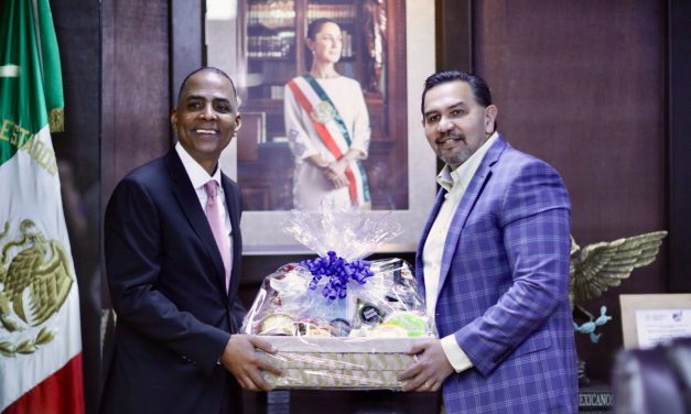 Fortalecen la relación binacional el alcalde Pérez Cuéllar y su homólogo paseño Renard Johnson