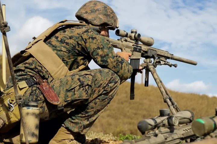Entrenan marines al Ejército