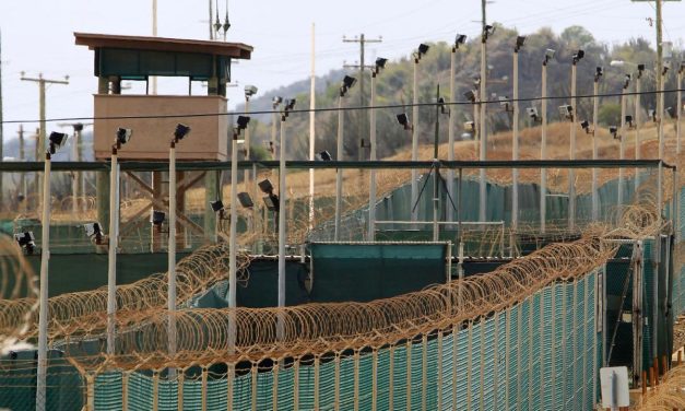 Llegan primeros migrantes a Guantánamo