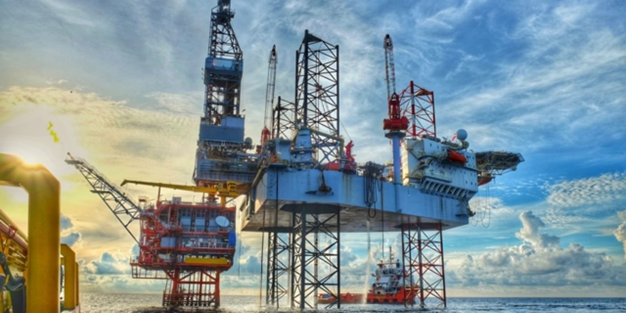 Esperan caída en producción petrolera