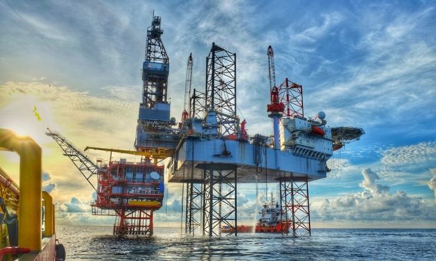 Esperan caída en producción petrolera