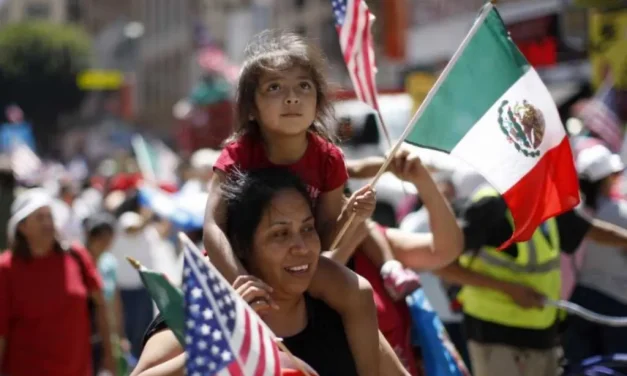 Pagan inmigrantes impuestos a EU por más de 650 mil mdd