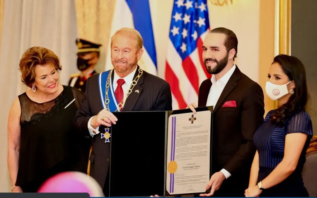 No descarta embajador intervención militar de EU