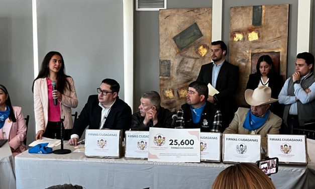 Recibe GPPAN 25 mil firmas contra el aborto