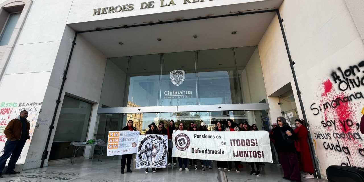 Toman docentes estatales oficinas de Hacienda