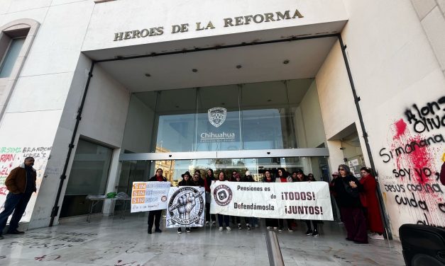Toman docentes estatales oficinas de Hacienda