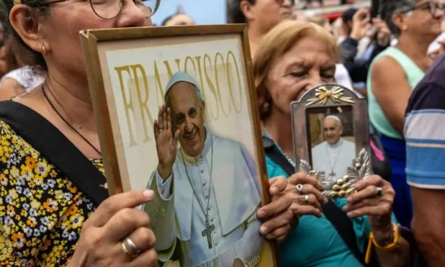 Qué sucede con el gobierno de la Iglesia católica y El Vaticano cuando el Papa enferma