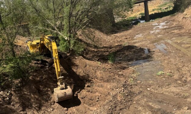 Avanza limpieza de arroyos de ciudad Cuauhtémoc
