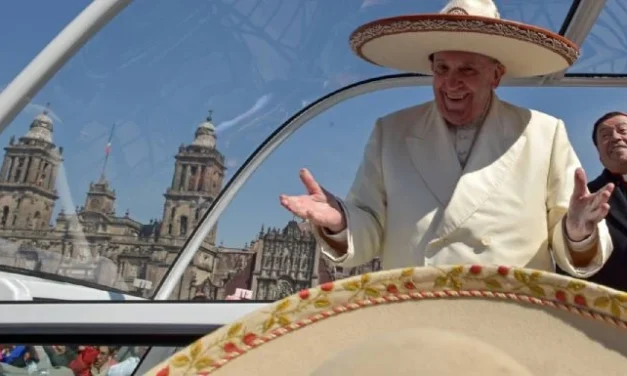 Papa Francisco y México: condenas al narcotráfico, silencio sobre Ayotzinapa y críticas a AMLO