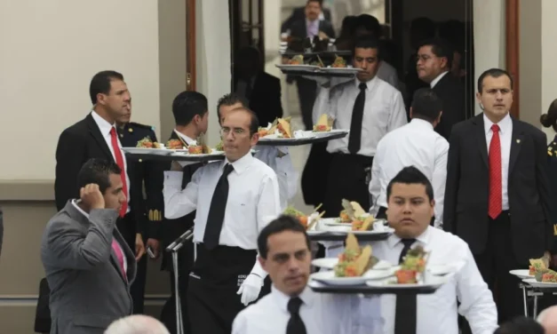 Aprueban salario mínimo para quienes sólo ganan propinas