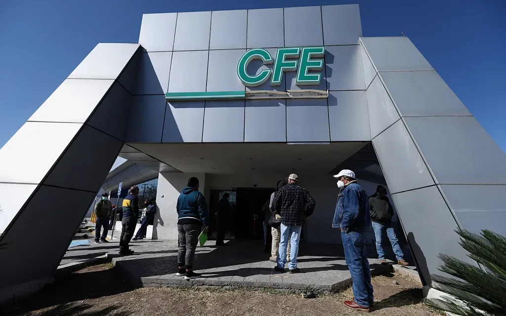 Duro golpe a CFE: pierde 16 mil millones en tres meses