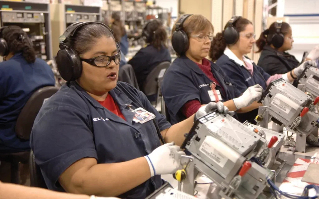Mujeres, difícil alcanzar la independencia económica