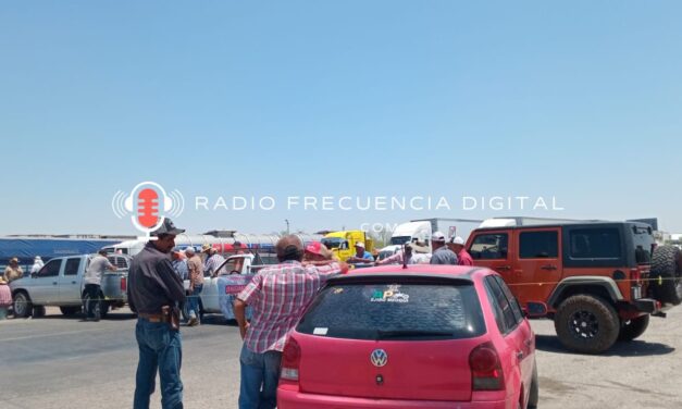 Denuncian lecheros falta de pago de Liconsa