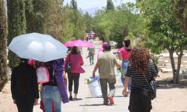 Visitaron más de 13 mil chihuahuenses panteones municipales con motivo del Día de las Madres