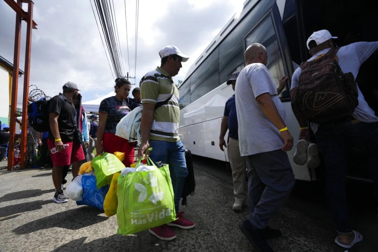Ofrece EEUU dinero a migrantes que regresen a su país