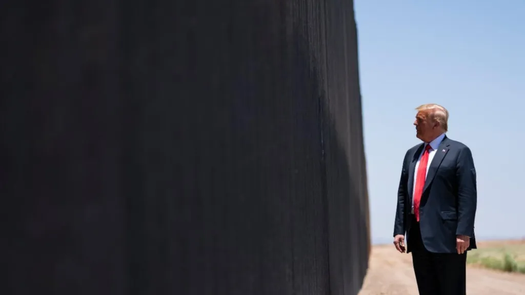 56% de estadounidenses dice sí a ampliar el muro