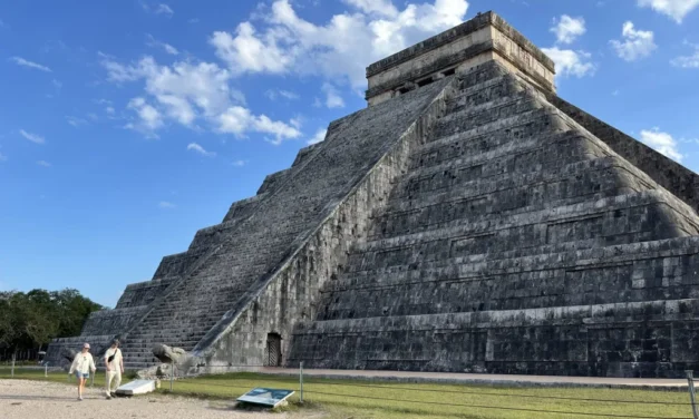 Verán al interior del castillo en Chichén Itzá