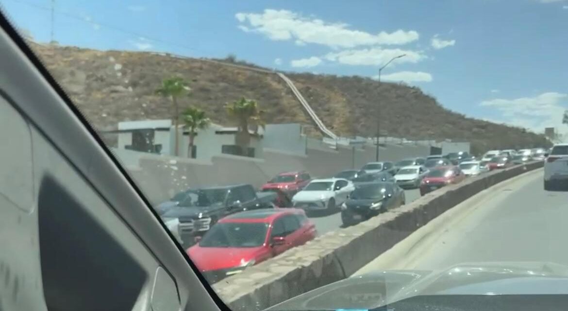 Denuncian fila kilométrica en ingreso a Instituto América