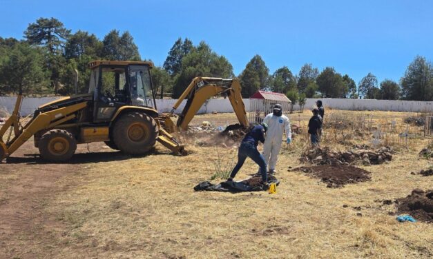 Suman 12 cuerpos exhumados de La Norteña
