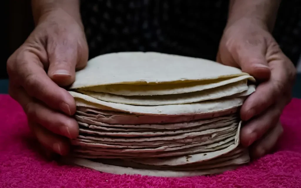 Acuerdan reducir el precio de la tortilla