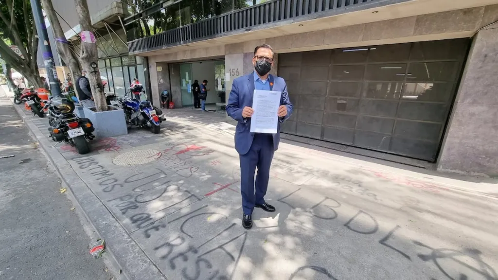 Juez ligado a violencia vicaria resulta ganador