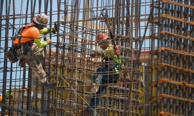 Sector de construcción en EU amenazado por redadas de ICE