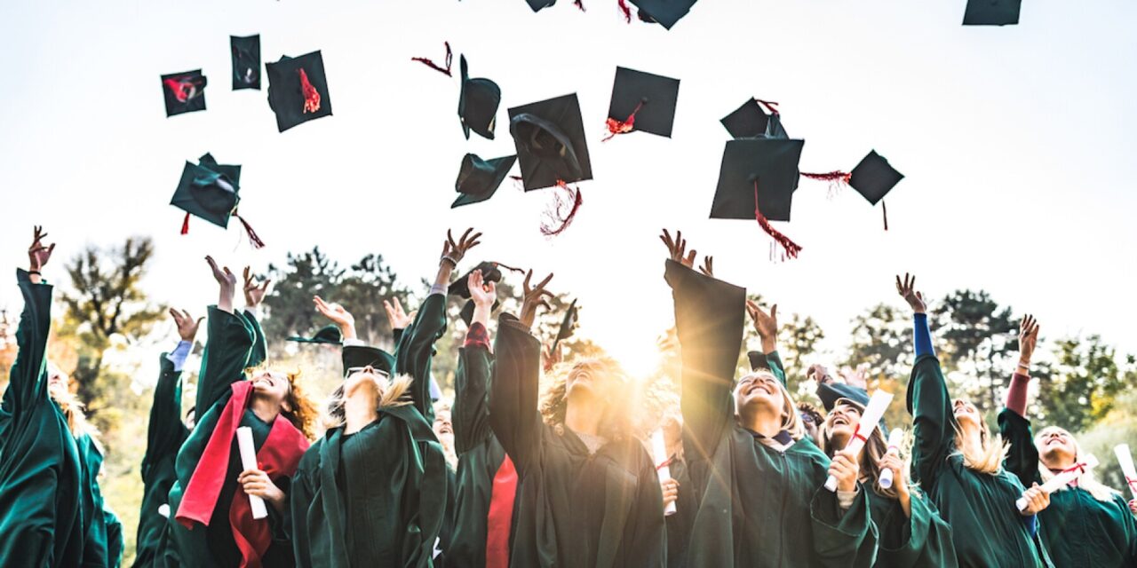 Aumenta 19% costo de graduaciones