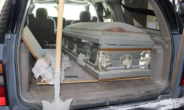 Dueño de funeraria en Ciudad Juárez tenía tres cuerpos en su residencia