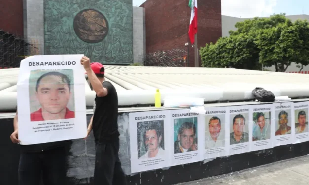Familias en contra de Ley Espía: “Espiar no es buscar”