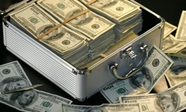 Estados Unidos calcula que en México se lavan 44 mil millones de dólares al año