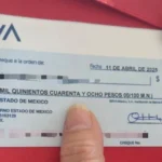 Edomex: Secretaría de Educación y Deporte arman montaje, dan cheques a menores de edad y se los quitan