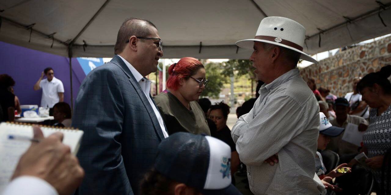 Alcalde Salvador Calderón fortalece el programa “Hoy Por Ti”