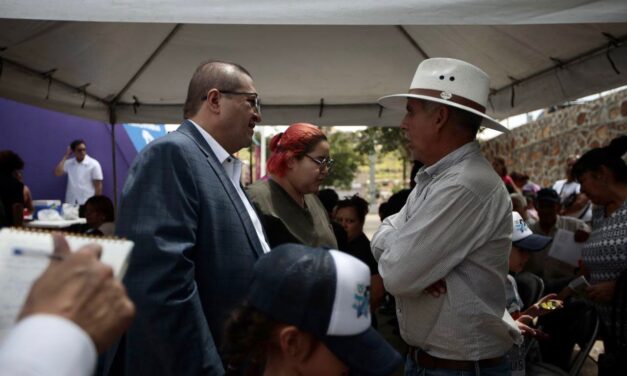Alcalde Salvador Calderón fortalece el programa “Hoy Por Ti”