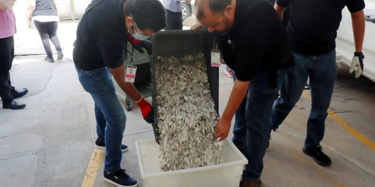 Destruyó INE 19 mil credenciales de elector