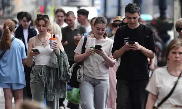 Rusia restringe parcialmente las llamadas en Telegram y WhatsApp, citando «preocupaciones de seguridad»