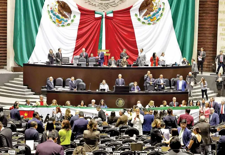 Oposición alerta de riesgos por recorte en seguridad; es una redistribución, alega Morena