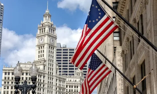 Trump impondrá una tarifa de 100 mil dólares al año para las visas H-1B