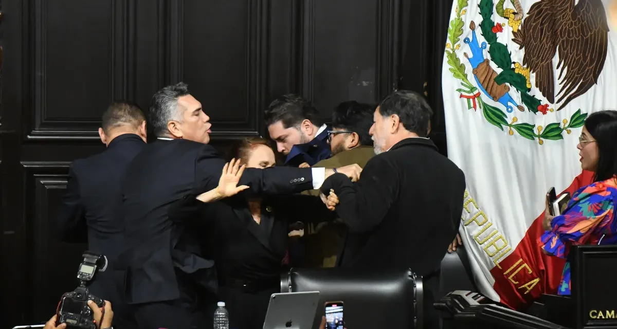 Continúan los dimes y diretes por pelean entre “Alito” Moreno y Fernández Noroña