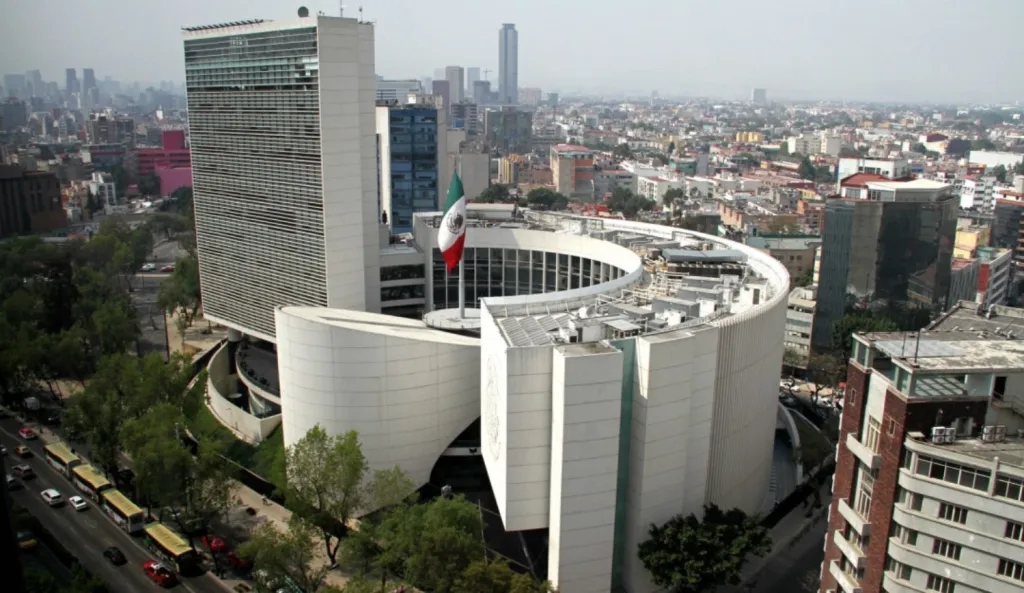 Ahora van contra el amparo