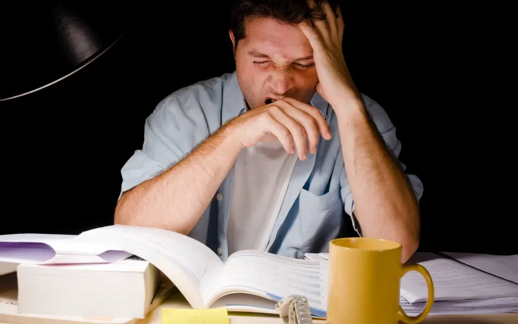 Estudiaste más, ganas menos