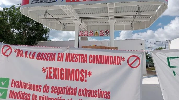Frenan en Playa del Carmen a gasera de la pipa que explotó en Iztapalapa; hizo estación sin permisos