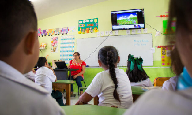 Regresan hoy más de 700 mil estudiantes de nivel básico