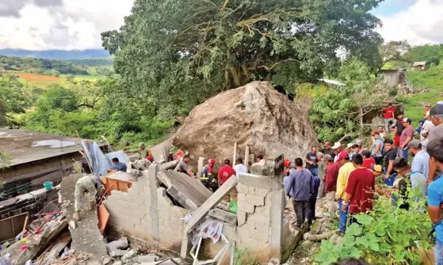 Activan puentes aéreos de auxilio; suman 47 muertos